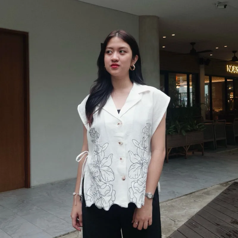 darla-vest — White