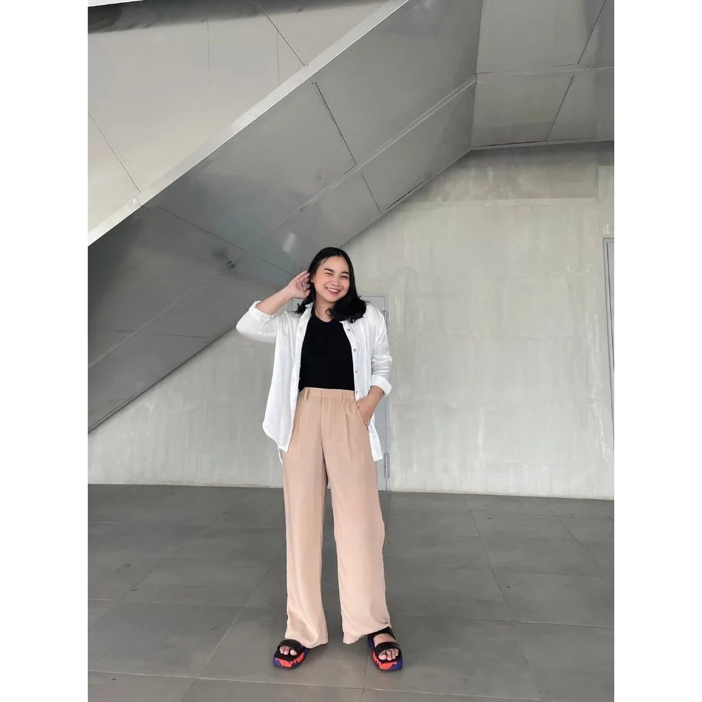 yora-loose-pants — sand